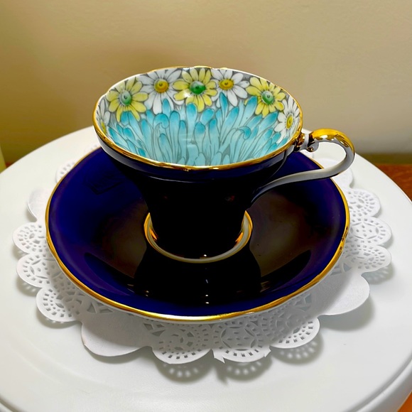 Stunning Rare Aynsley cup and saucer Hand painted Daisy chintz pattern - Picture 1 of 4